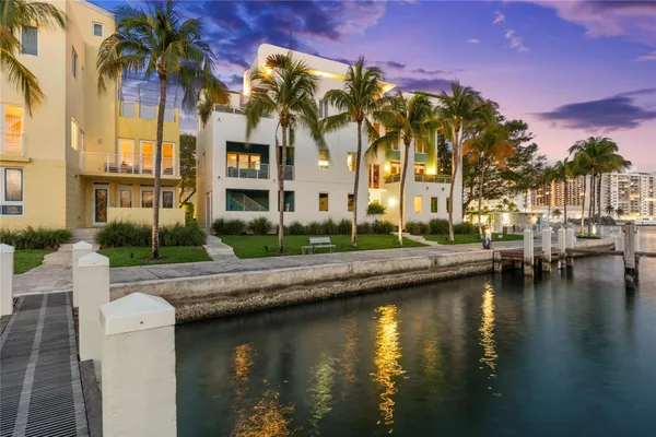 $6,000,000 | 6001 Laguna Path South, Miami Beach, FL 33141