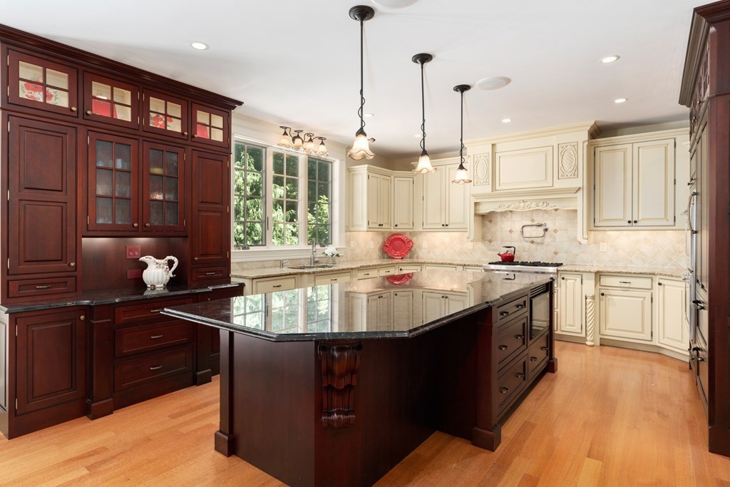 21 Radcliffe Road Weston, MA 02493 - Photo 11 of 42