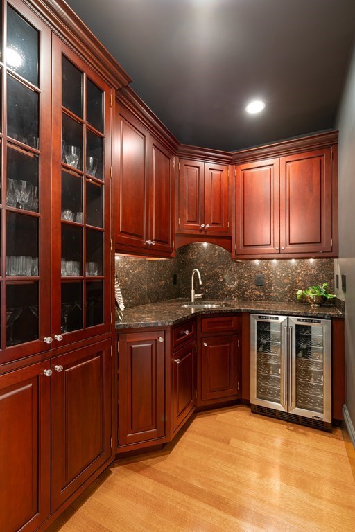 21 Radcliffe Road Weston, MA 02493 - Photo 18 of 42