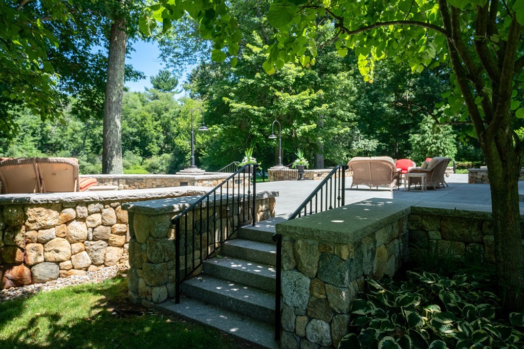 21 Radcliffe Road Weston, MA 02493 - Photo 36 of 42