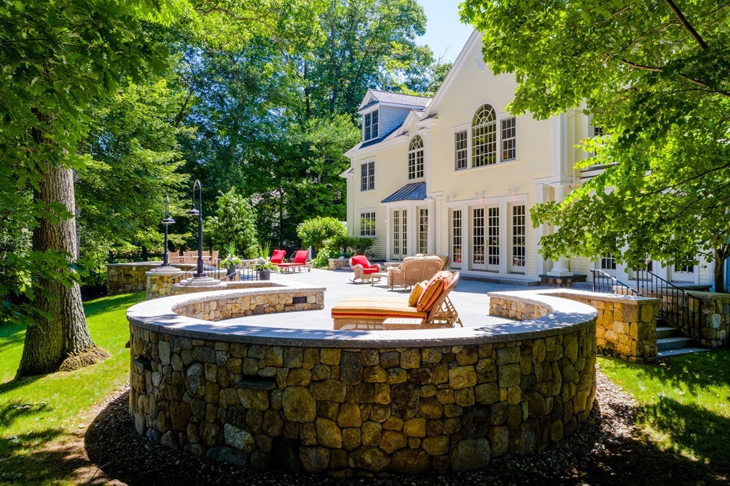 21 Radcliffe Road Weston, MA 02493 - Photo 7 of 42