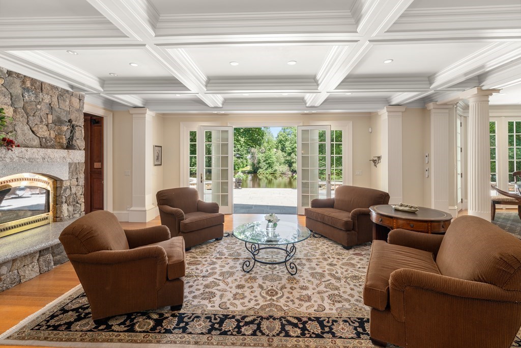 21 Radcliffe Road Weston, MA 02493 - Photo 9 of 42