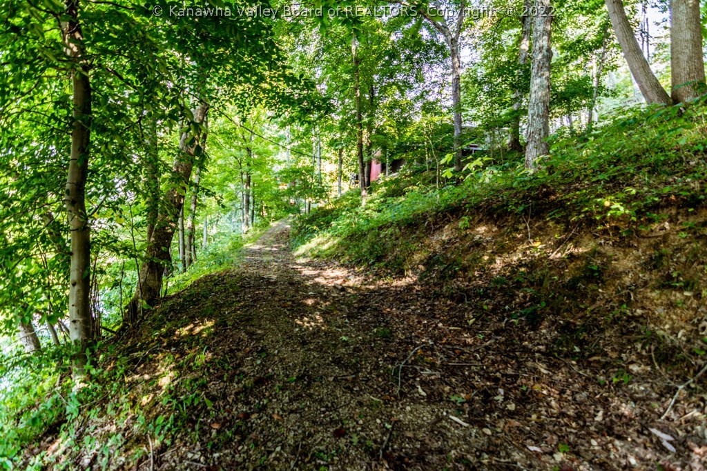 634 Backwaters Drive Letart, WV 25253 - Photo 11 of 30 Gallery Image 11