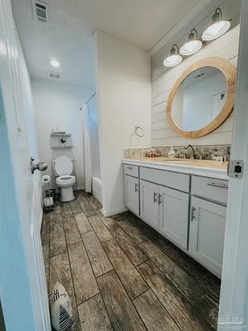 $2,750 | 8625 El Paseo Street, Navarre, FL 32566