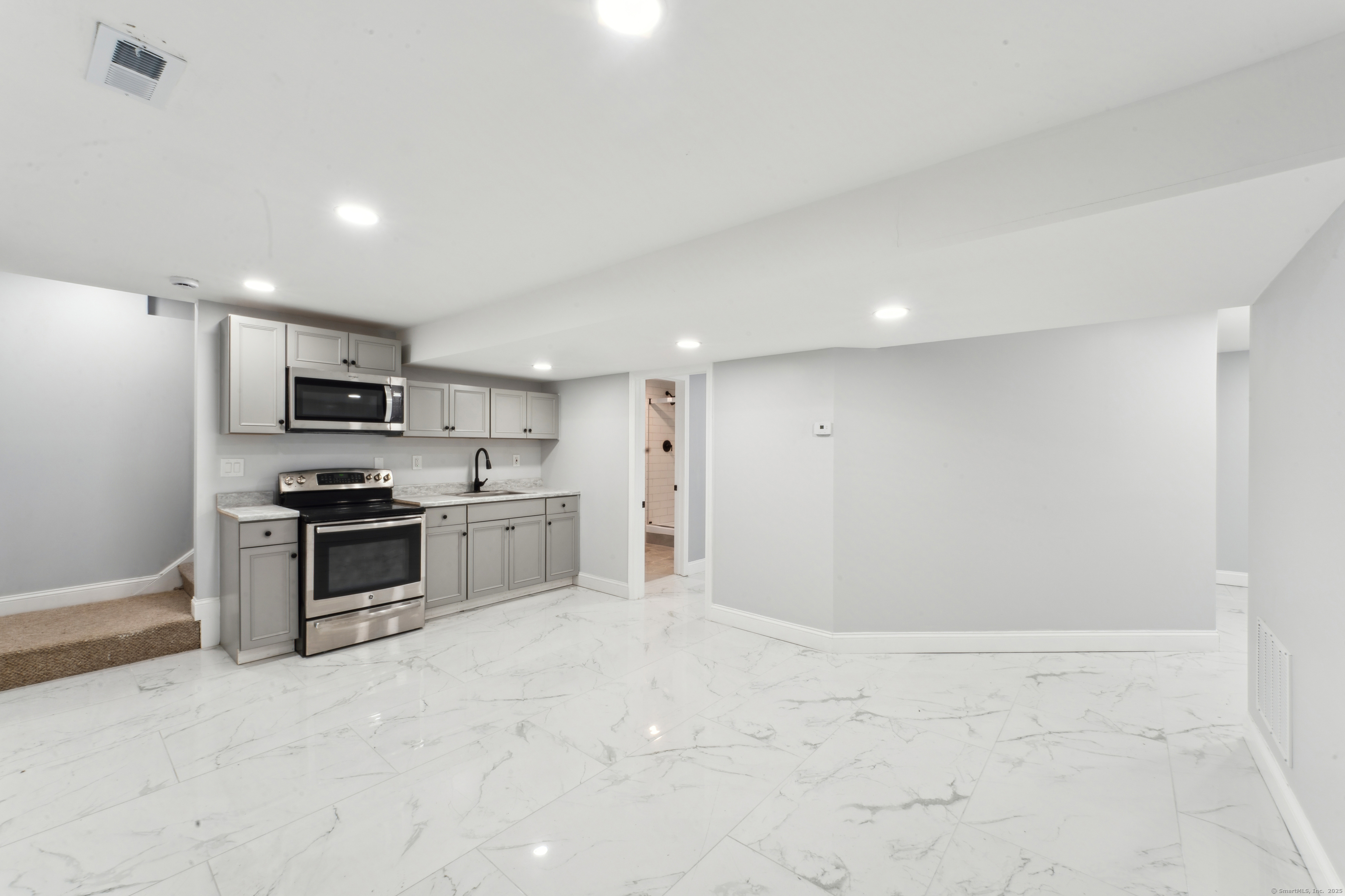 11 Priscilla Road West Haven, CT 06516 - Photo 26 of 40