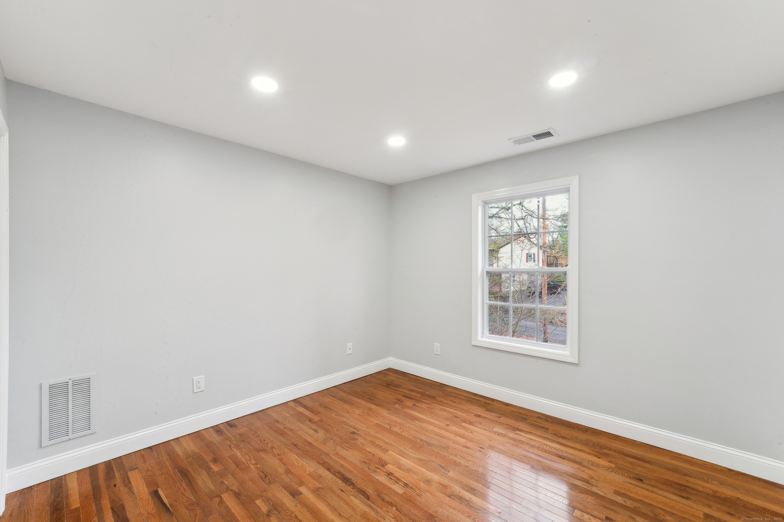 11 Priscilla Road West Haven, CT 06516 - Photo 28 of 40