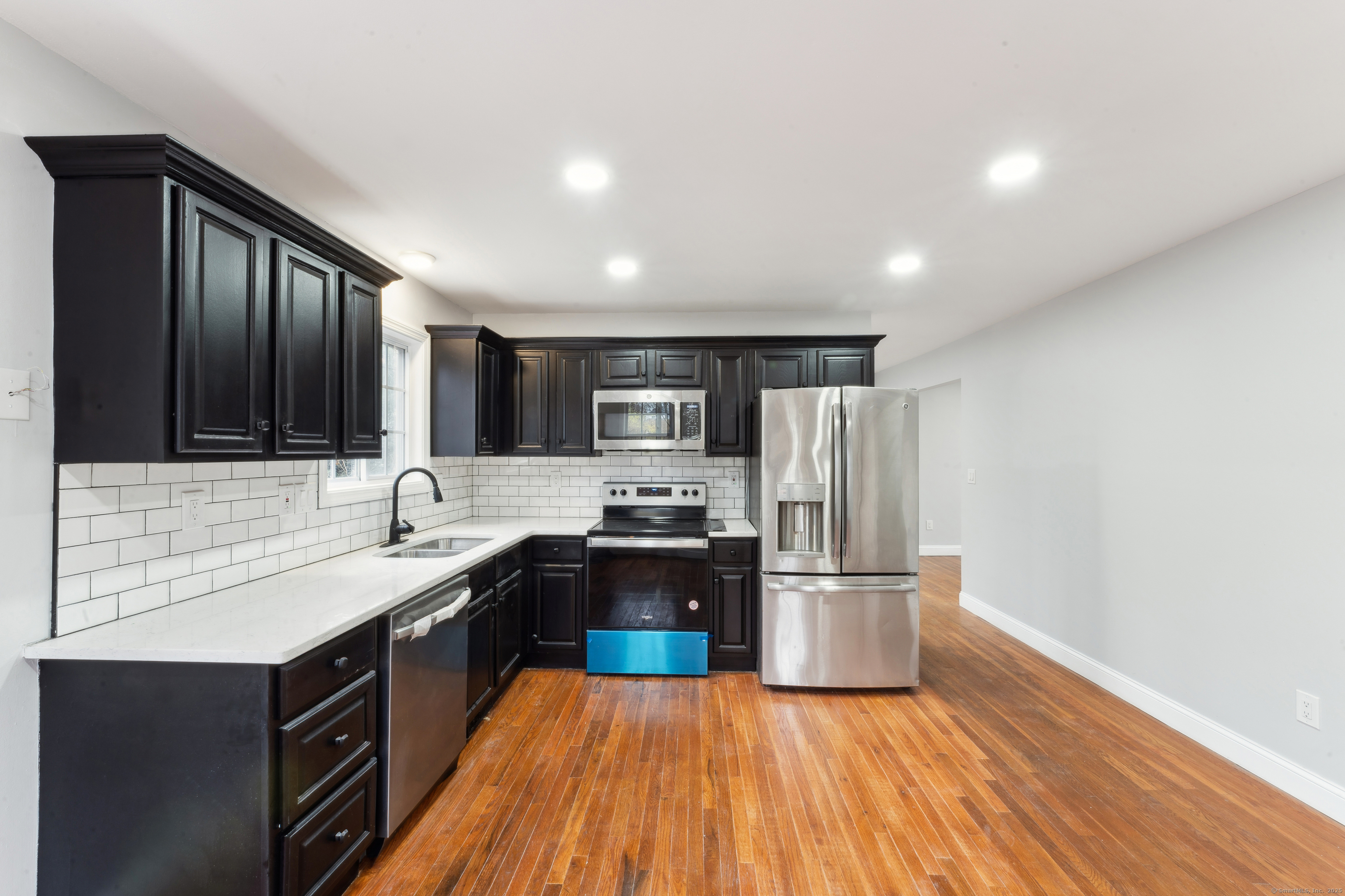 11 Priscilla Road West Haven, CT 06516 - Photo 7 of 40