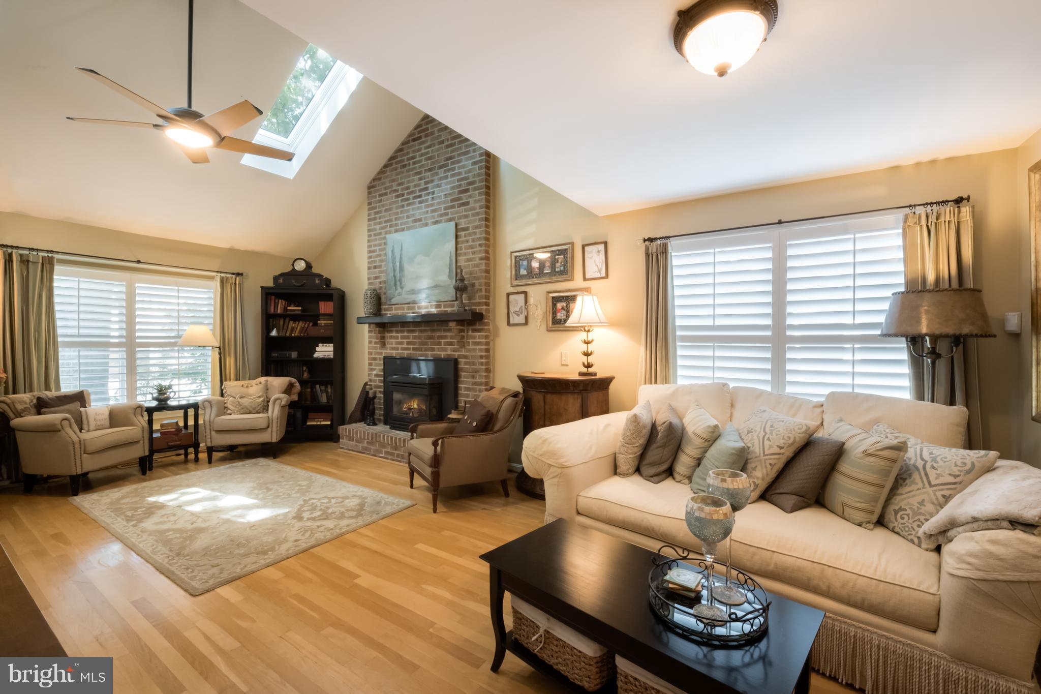 46 Ridge Avenue Edgewater, MD 21037 - Photo 3 of 30 Family Room