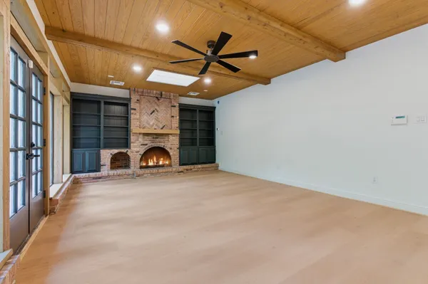 $875,000 | 10909 Sweetspire Place, The Woodlands, TX 77380