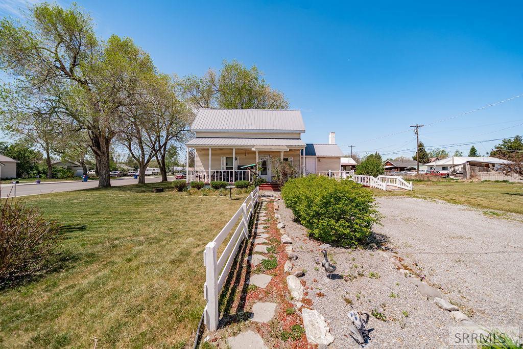 407 West Main Street St. Anthony, ID 83445 - Photo 1 of 41