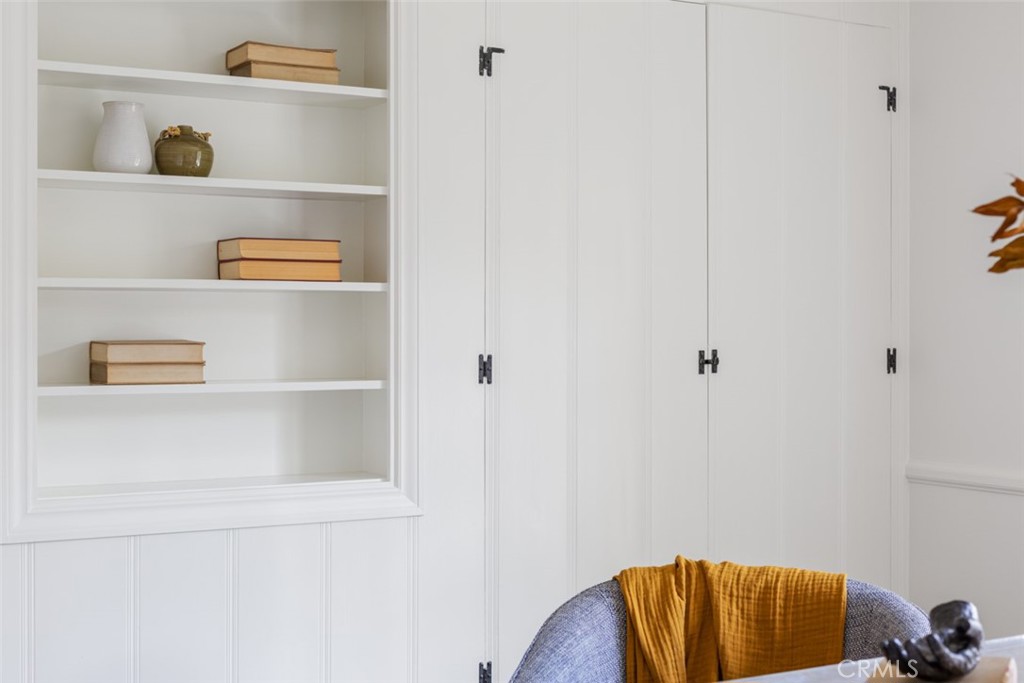 2435 Ridgeway Road San Marino, CA 91108 - Photo 19 of 38 a view of hallway with cabinets