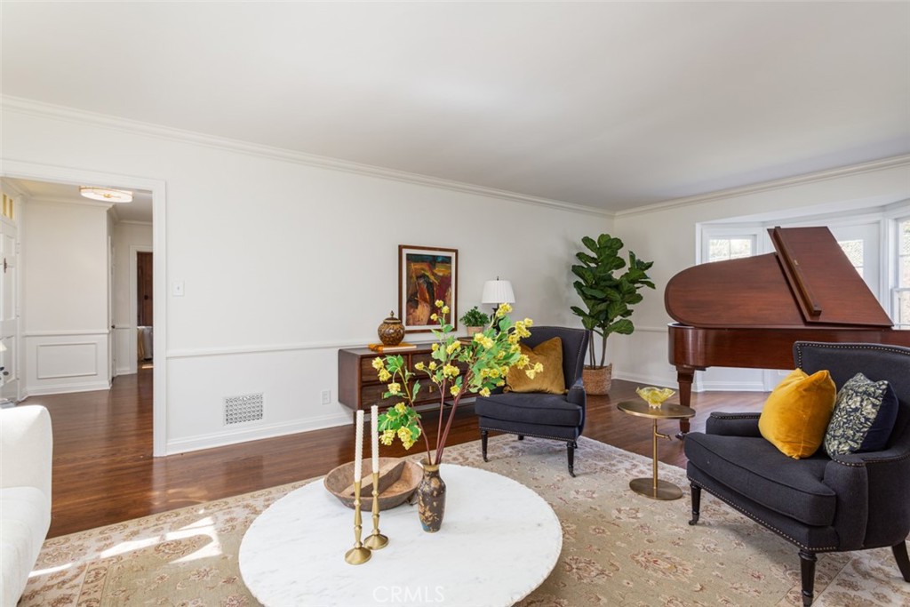 2435 Ridgeway Road San Marino, CA 91108 - Photo 6 of 38 a living room with furniture