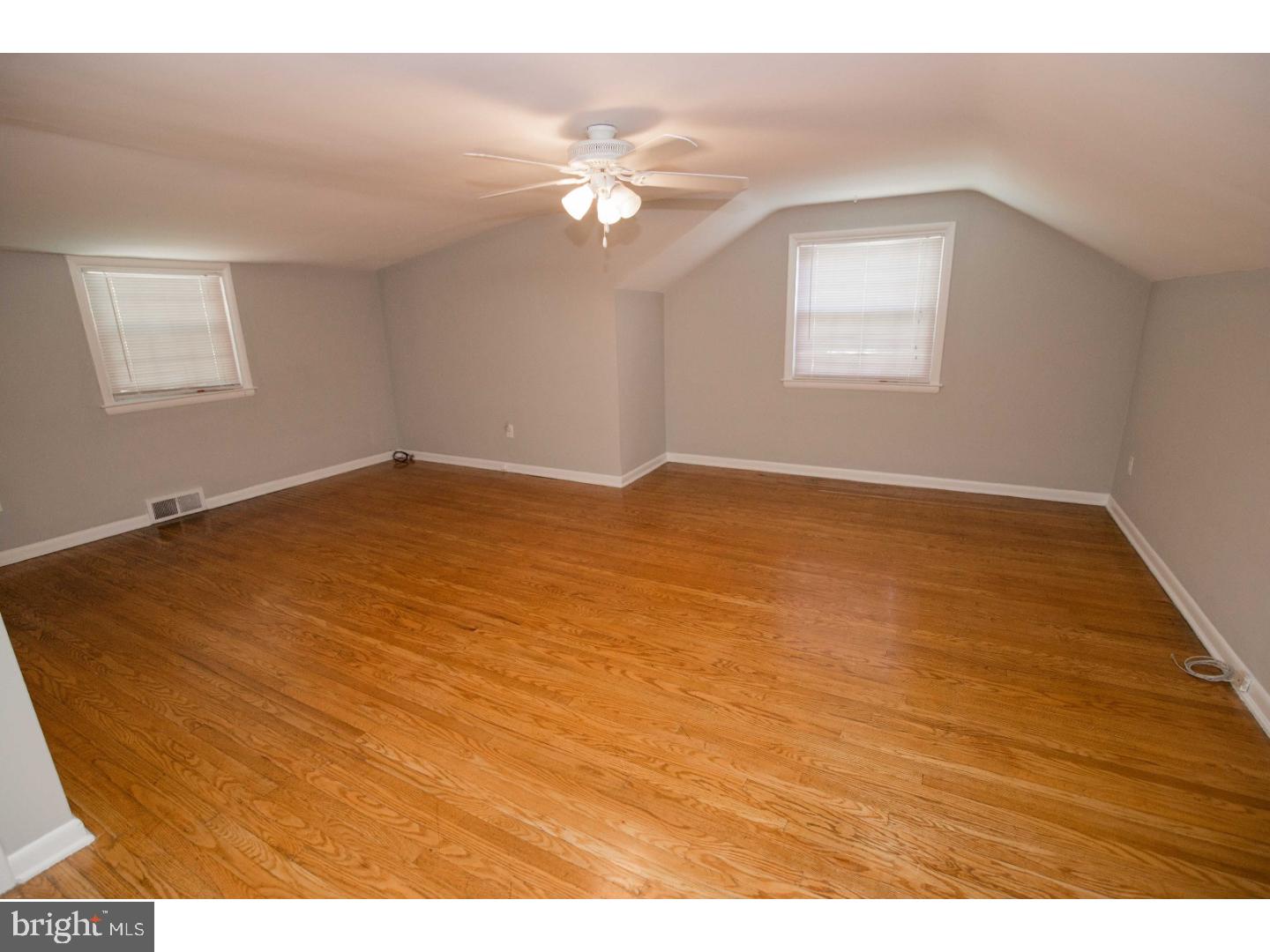 484 Kerr Lane Springfield, PA 19064 - Photo 11 of 25 Bedroom - Main