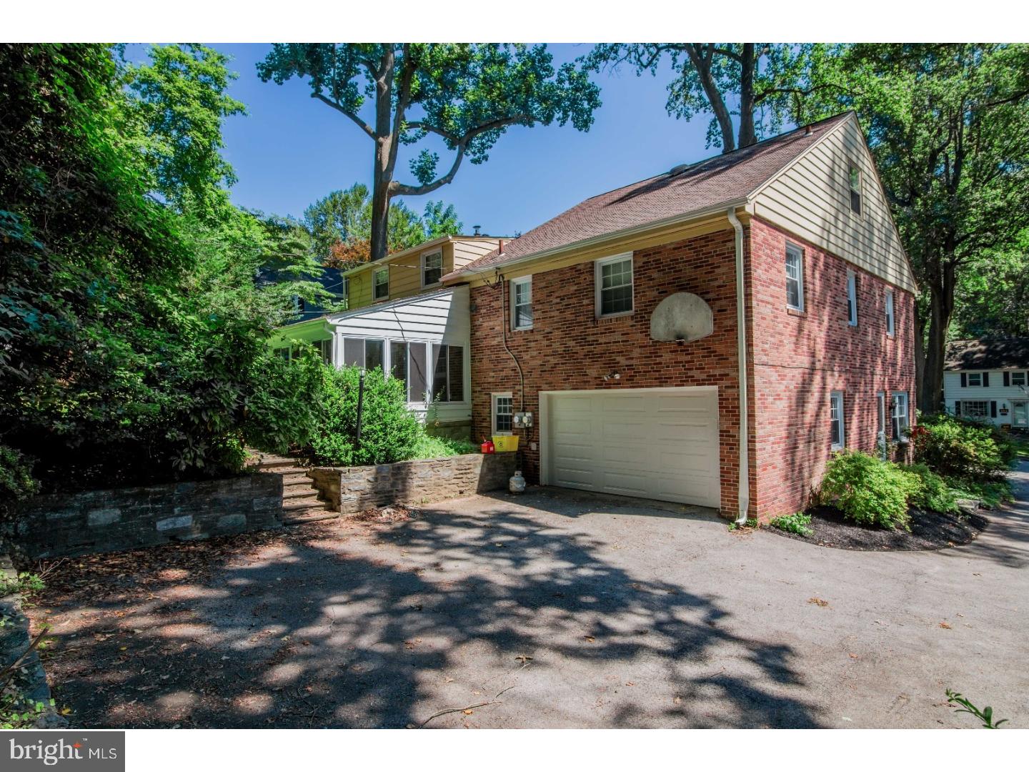 484 Kerr Lane Springfield, PA 19064 - Photo 3 of 25 Exterior Back