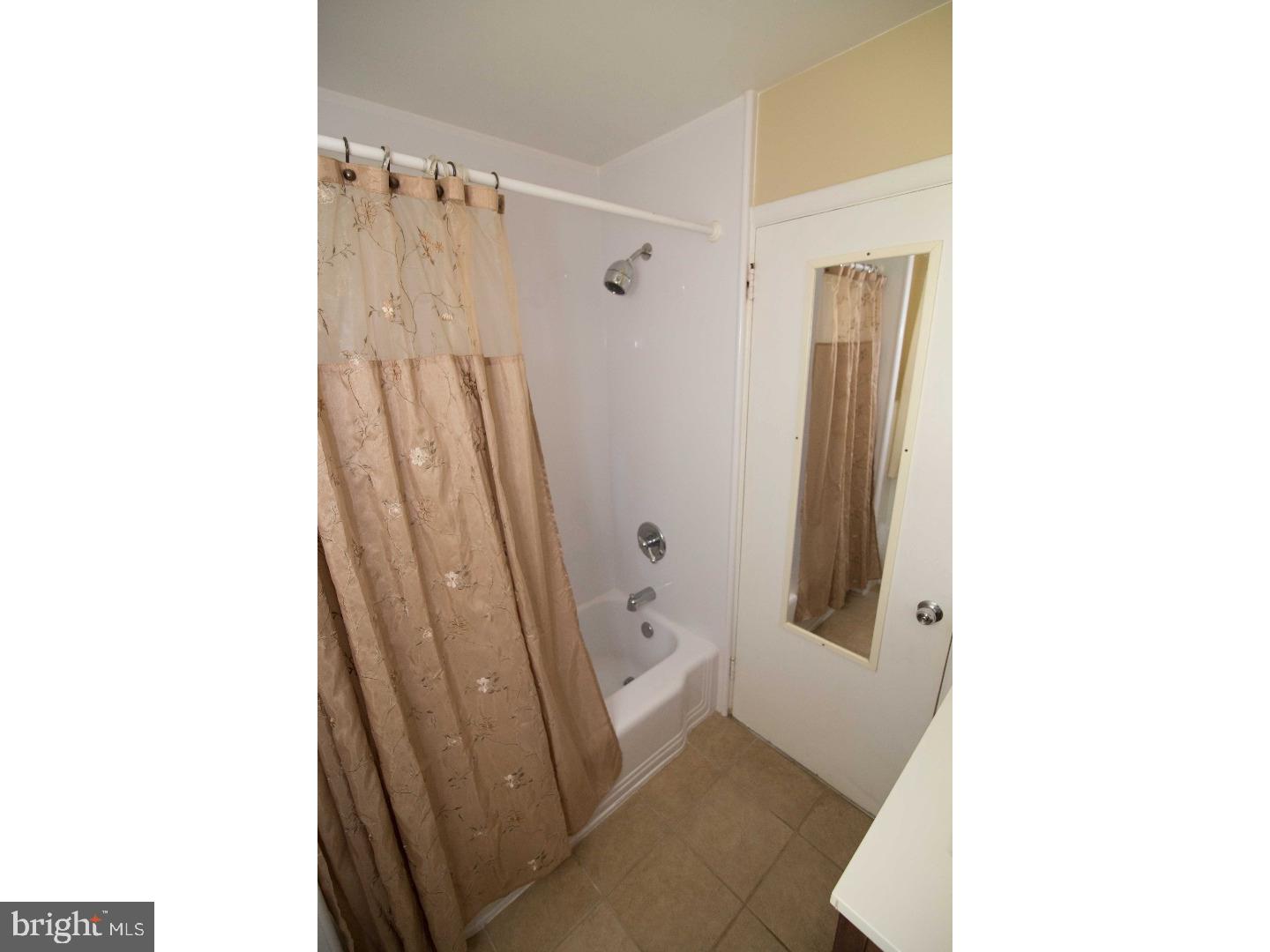 484 Kerr Lane Springfield, PA 19064 - Photo 21 of 25 Bathroom