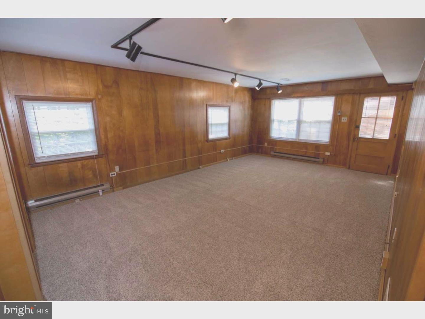 484 Kerr Lane Springfield, PA 19064 - Photo 22 of 25 Family Room