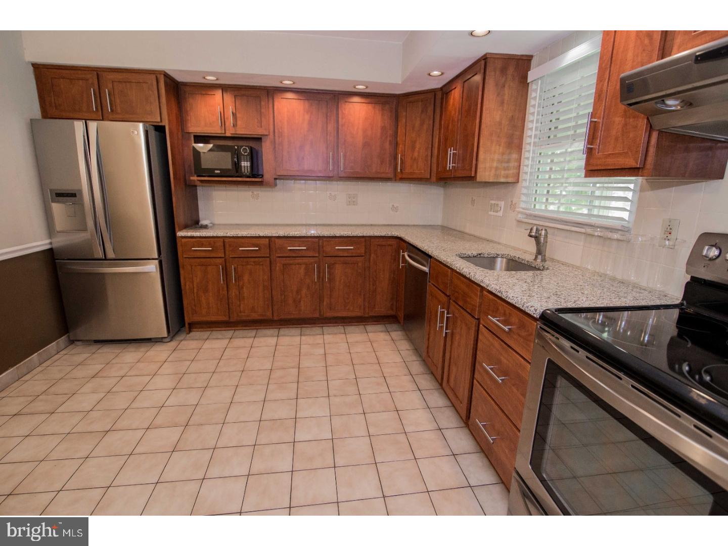 484 Kerr Lane Springfield, PA 19064 - Photo 7 of 25 Kitchen