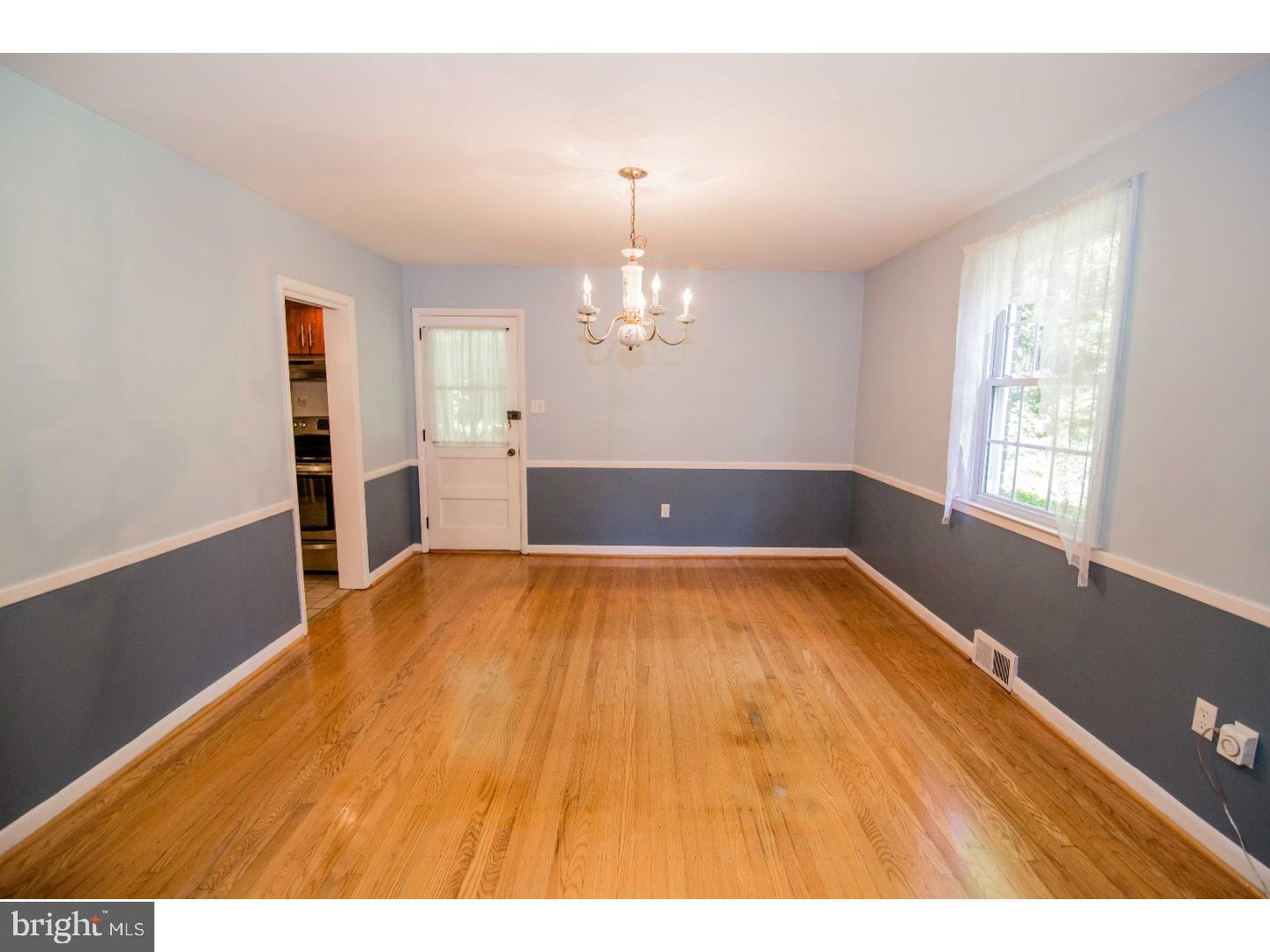 484 Kerr Lane Springfield, PA 19064 - Photo 9 of 25 Dining Room