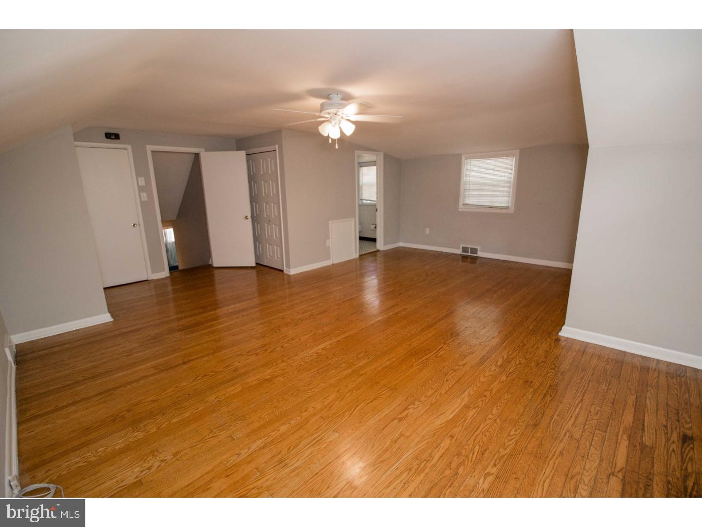 484 Kerr Lane Springfield, PA 19064 - Photo 10 of 25 Bedroom - Main