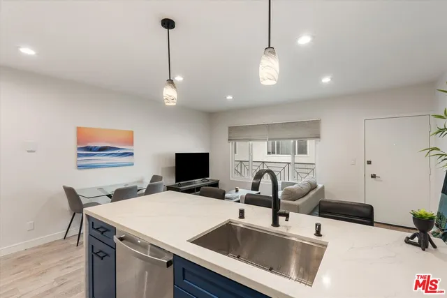 $669,000 | 2721 2nd Street, Unit 211, Santa Monica, CA 90405