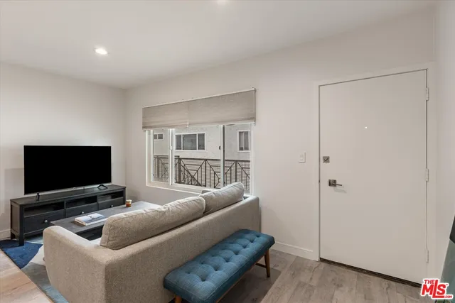 $669,000 | 2721 2nd Street, Unit 211, Santa Monica, CA 90405