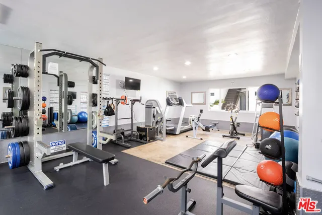 $669,000 | 2721 2nd Street, Unit 211, Santa Monica, CA 90405