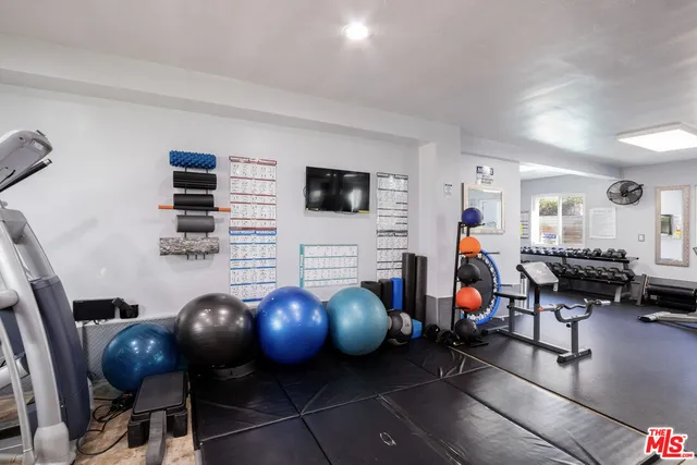 $669,000 | 2721 2nd Street, Unit 211, Santa Monica, CA 90405