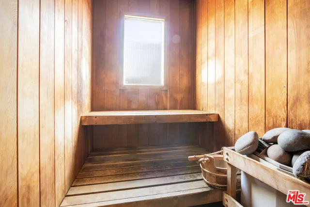 $669,000 | 2721 2nd Street, Unit 211, Santa Monica, CA 90405