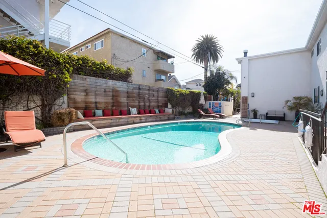 $669,000 | 2721 2nd Street, Unit 211, Santa Monica, CA 90405
