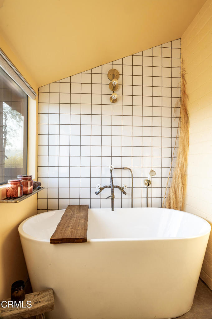 9427 T-Circle Drive Morongo Valley, CA 92256 - Photo 17 of 41 a living room with a large window