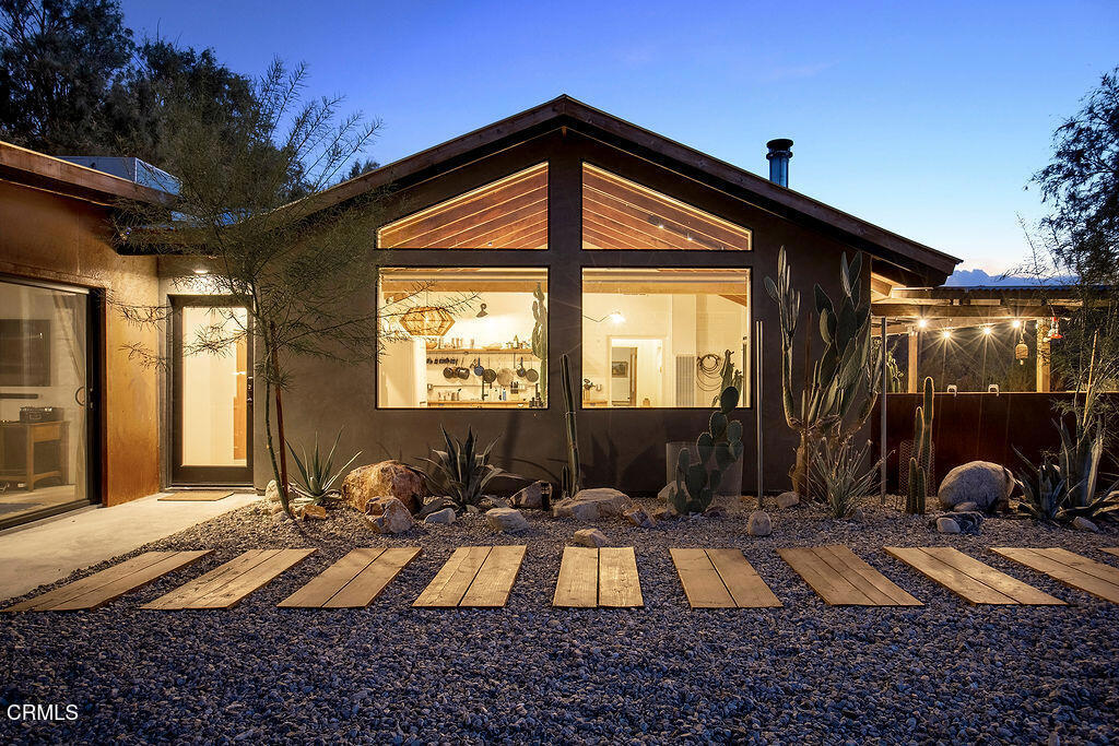 9427 T-Circle Drive Morongo Valley, CA 92256 - Photo 40 of 41 a view of a house with backyard and porch