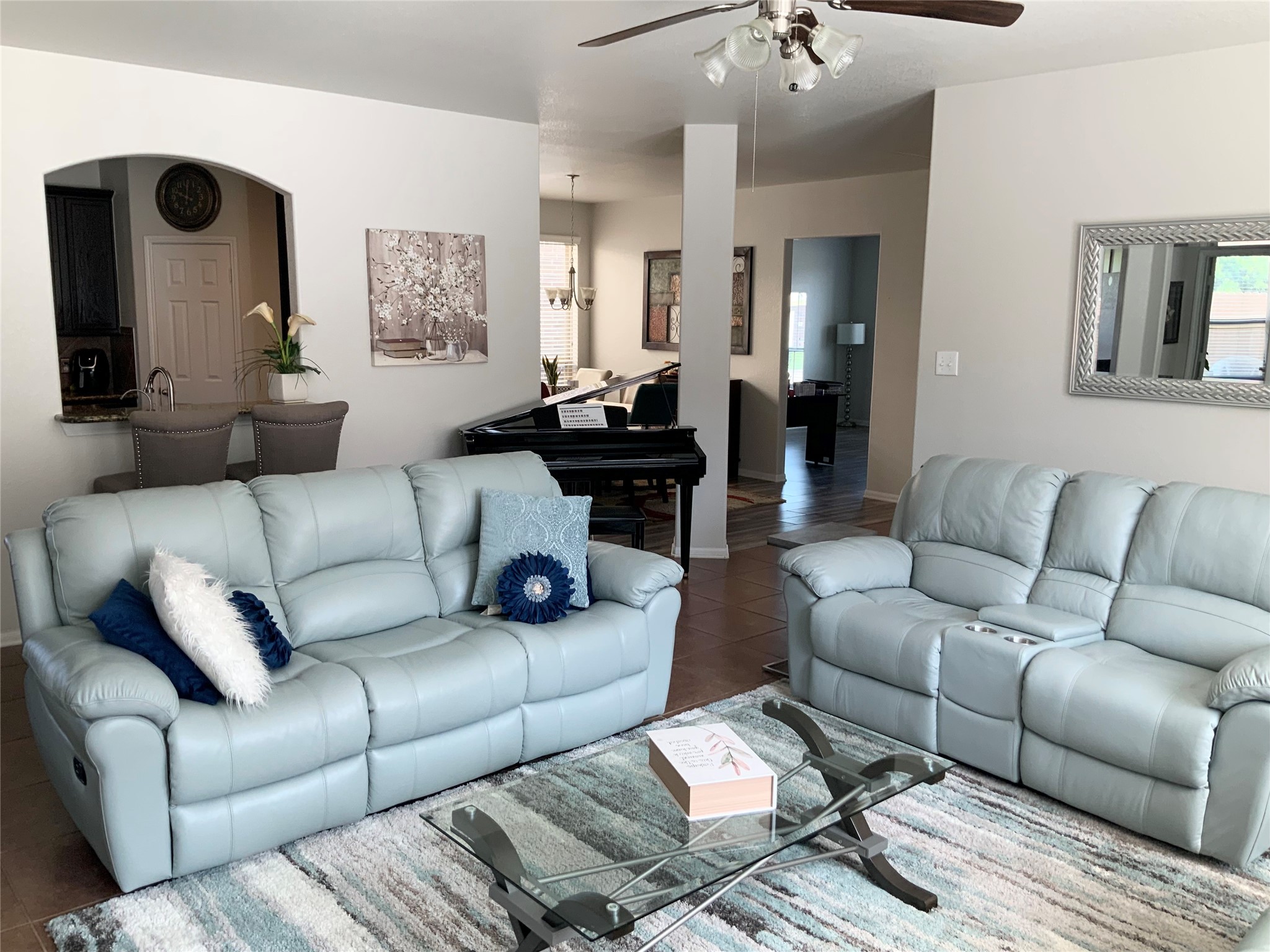 5446 Peppermint Lane Baytown, TX 77521 - Photo 4 of 49 Family Room