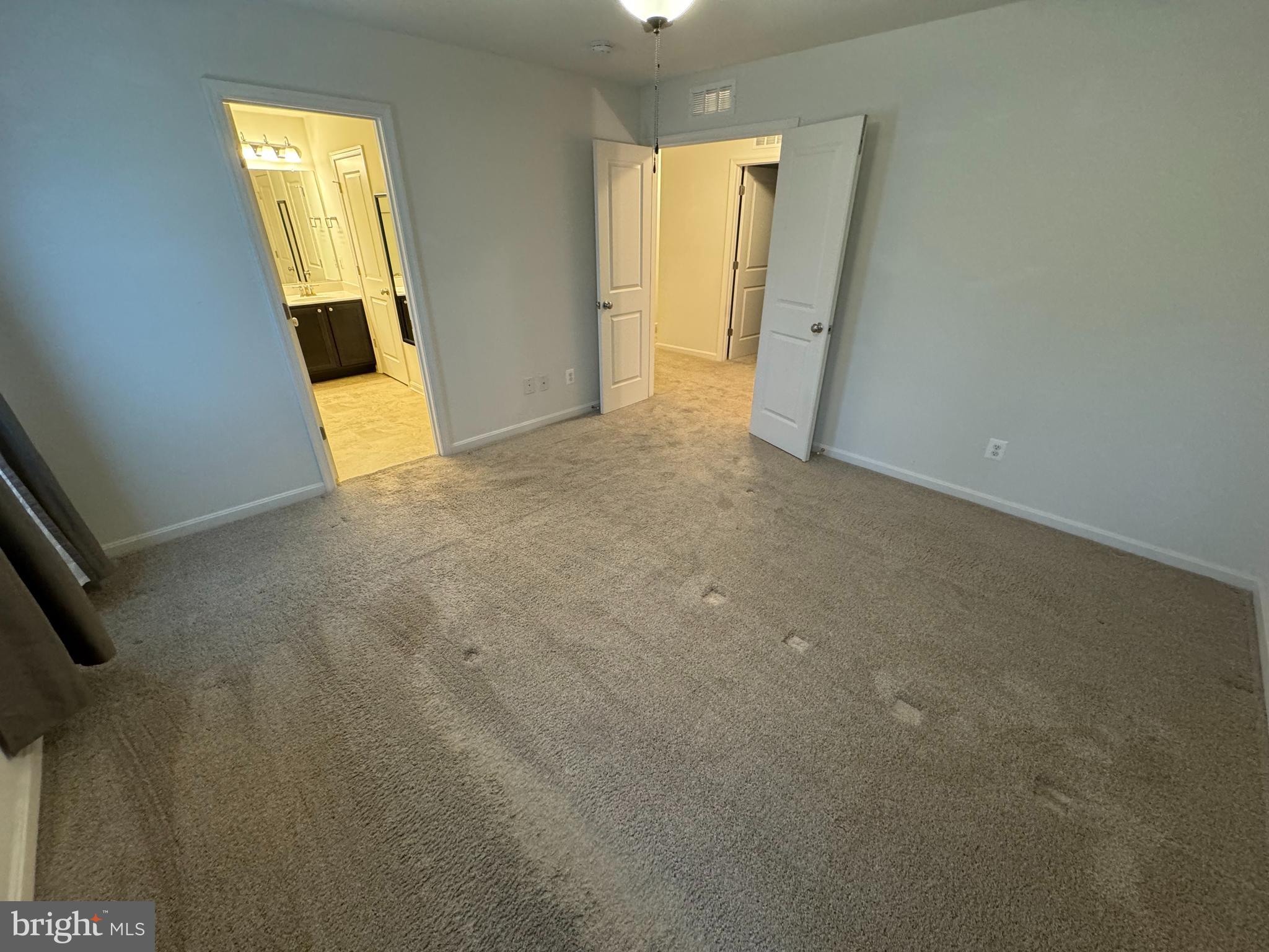 1003 Chestnut Street Delta, PA 17314 - Photo 19 of 27 an empty room with windows