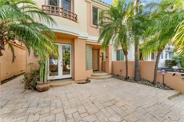$6,850 | 609 21st Street, Huntington Beach, CA 92648