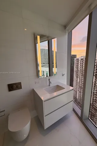 $39,500 | 300 Biscayne Blvd Way, Unit 4201, Miami, FL 33131