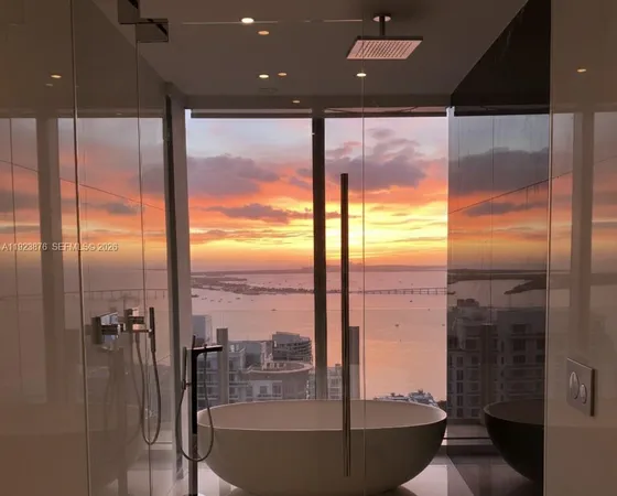 $39,500 | 300 Biscayne Blvd Way, Unit 4201, Miami, FL 33131