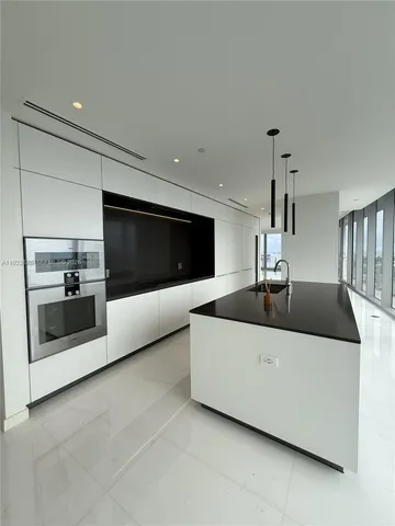 $39,500 | 300 Biscayne Blvd Way, Unit 4201, Miami, FL 33131