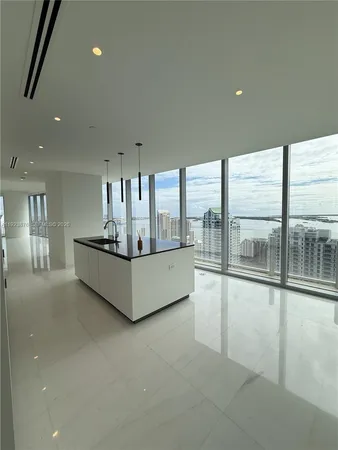 $39,500 | 300 Biscayne Blvd Way, Unit 4201, Miami, FL 33131