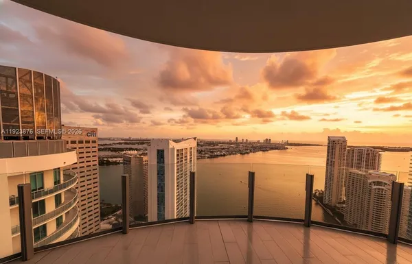 $39,500 | 300 Biscayne Blvd Way, Unit 4201, Miami, FL 33131