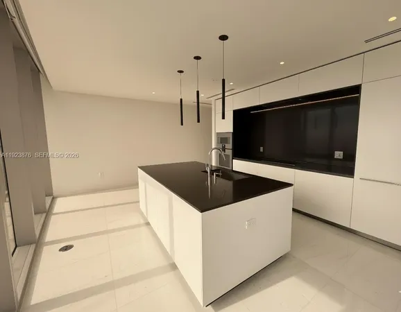 $39,500 | 300 Biscayne Blvd Way, Unit 4201, Miami, FL 33131