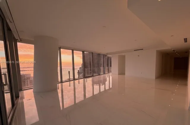 $39,500 | 300 Biscayne Blvd Way, Unit 4201, Miami, FL 33131