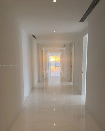 $39,500 | 300 Biscayne Blvd Way, Unit 4201, Miami, FL 33131