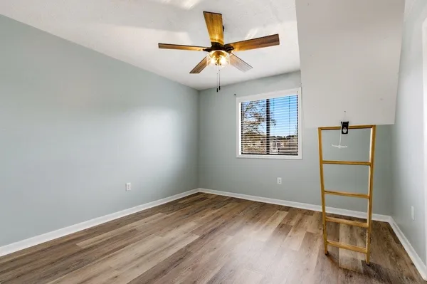 $119,500 | 500 Fairway Lane, Unit 8M, Conroe, TX 77302