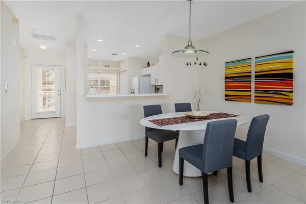 $2,000 | 3035 Horizon Lane, Unit 2208, Naples, FL 34109