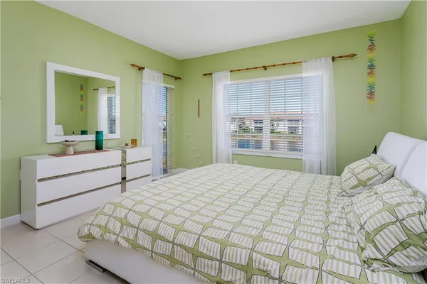 $2,000 | 3035 Horizon Lane, Unit 2208, Naples, FL 34109