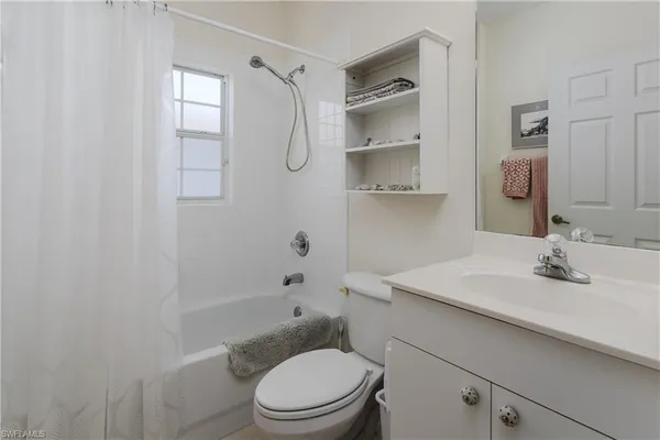 $2,000 | 3035 Horizon Lane, Unit 2208, Naples, FL 34109