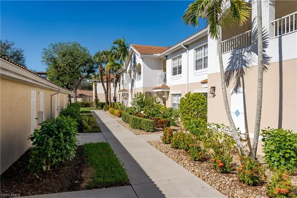 $2,000 | 3035 Horizon Lane, Unit 2208, Naples, FL 34109