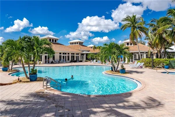 $2,000 | 3035 Horizon Lane, Unit 2208, Naples, FL 34109