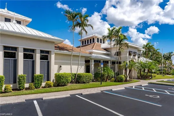$2,000 | 3035 Horizon Lane, Unit 2208, Naples, FL 34109