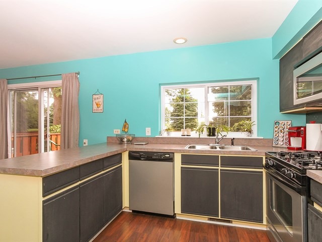 2032 Muirfield Circle Elgin, IL 60123 - Photo 8 of 21